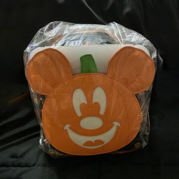 Loungefly Halloween Pumpkin Mickey O Lantern Backpack, Wallet & Ears GITD ?? main image 9